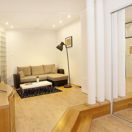 Diana Apartment On Vaci Utca Budapest Exterior photo